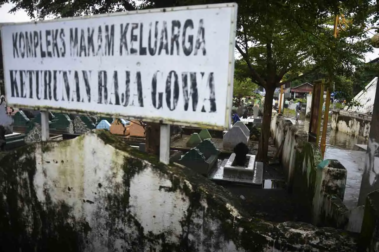 Penampakan Pemakaman...