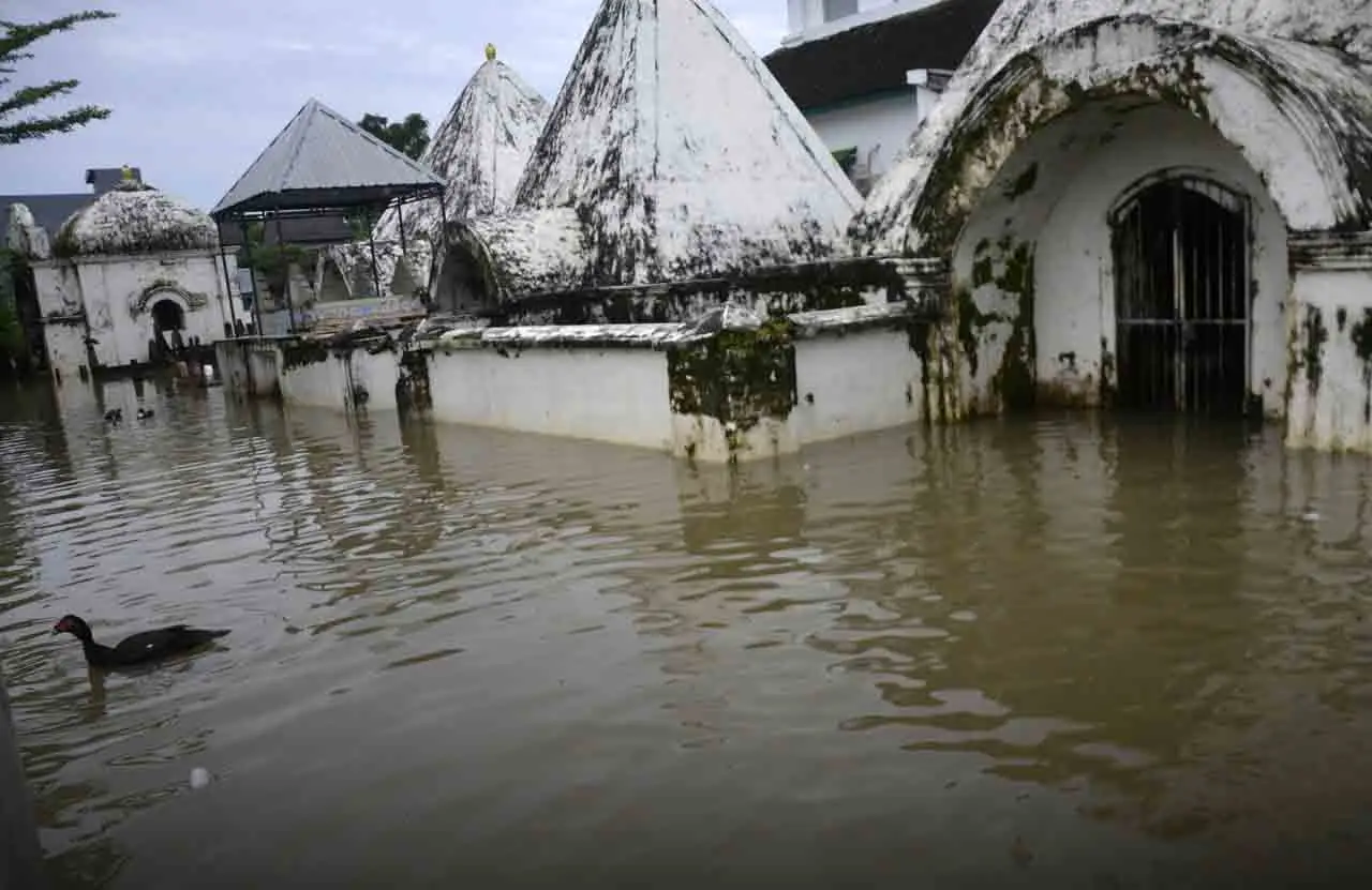Penampakan Pemakaman...