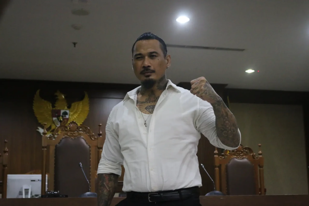 Divonis 1 Tahun Penjara,...
