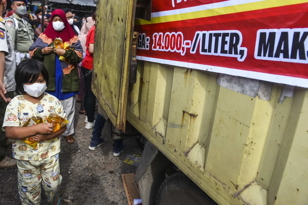 Operasi Pasar Murah,...