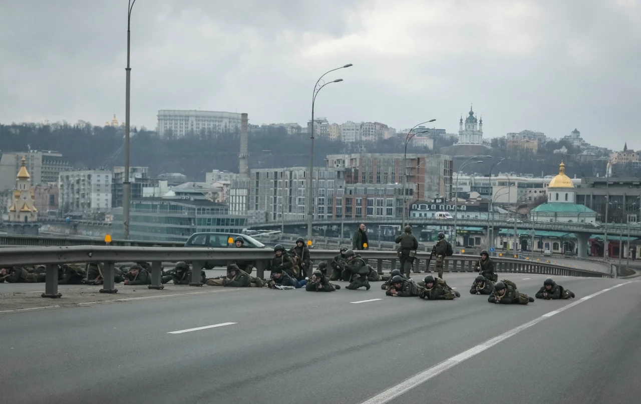 Bertaruh Nyawa, Tentara...