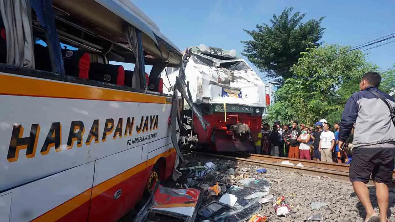 Kecelakaan Kereta Api...