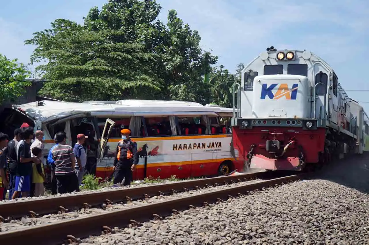 Kecelakaan Kereta Api...