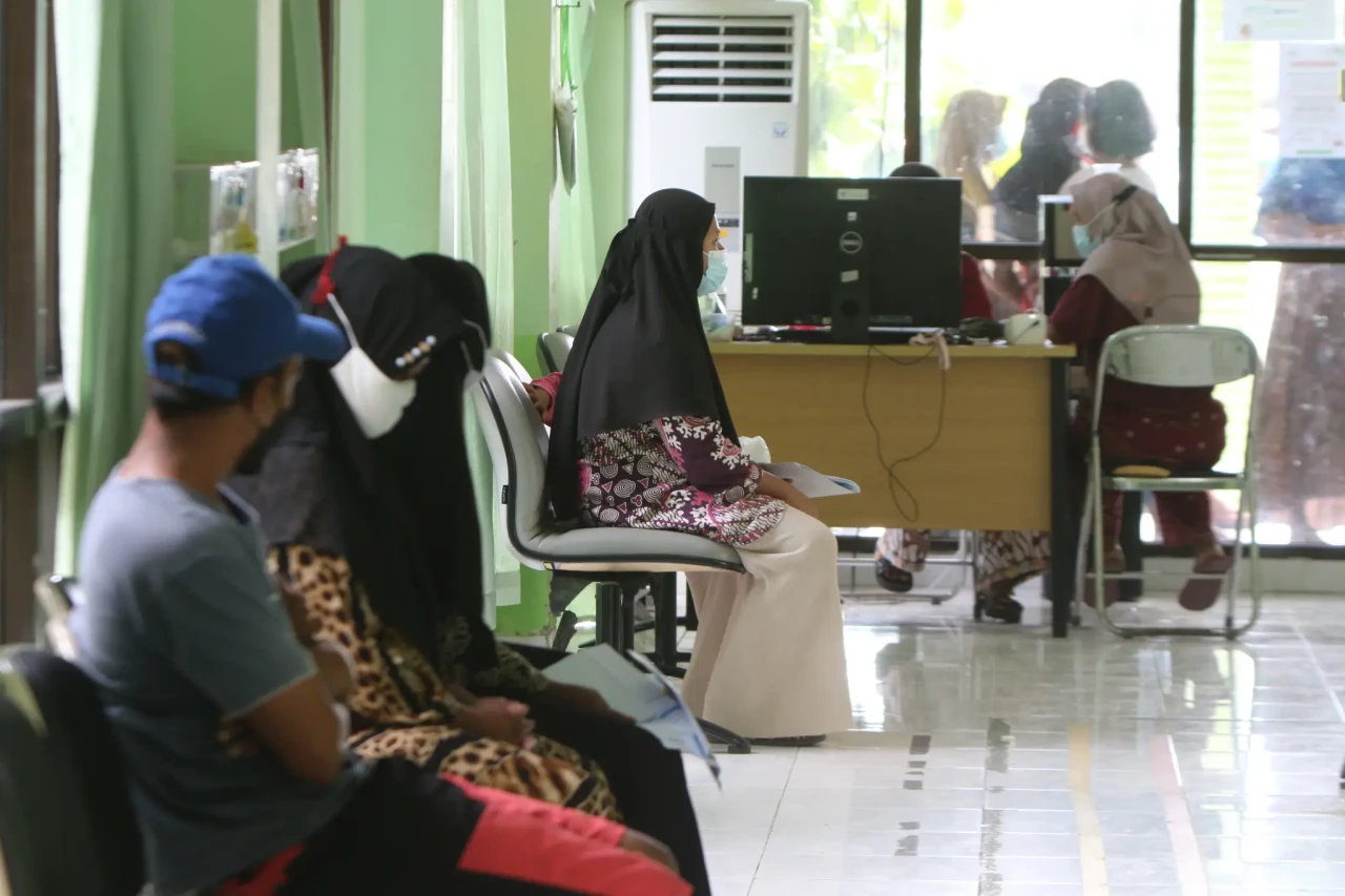 Vaksinasi Booster Untuk...