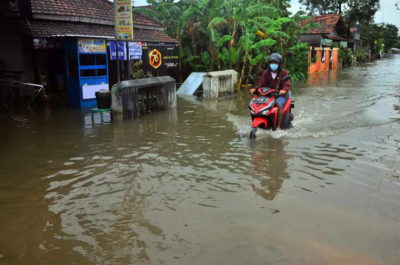 Banjir Akibat Hujan...