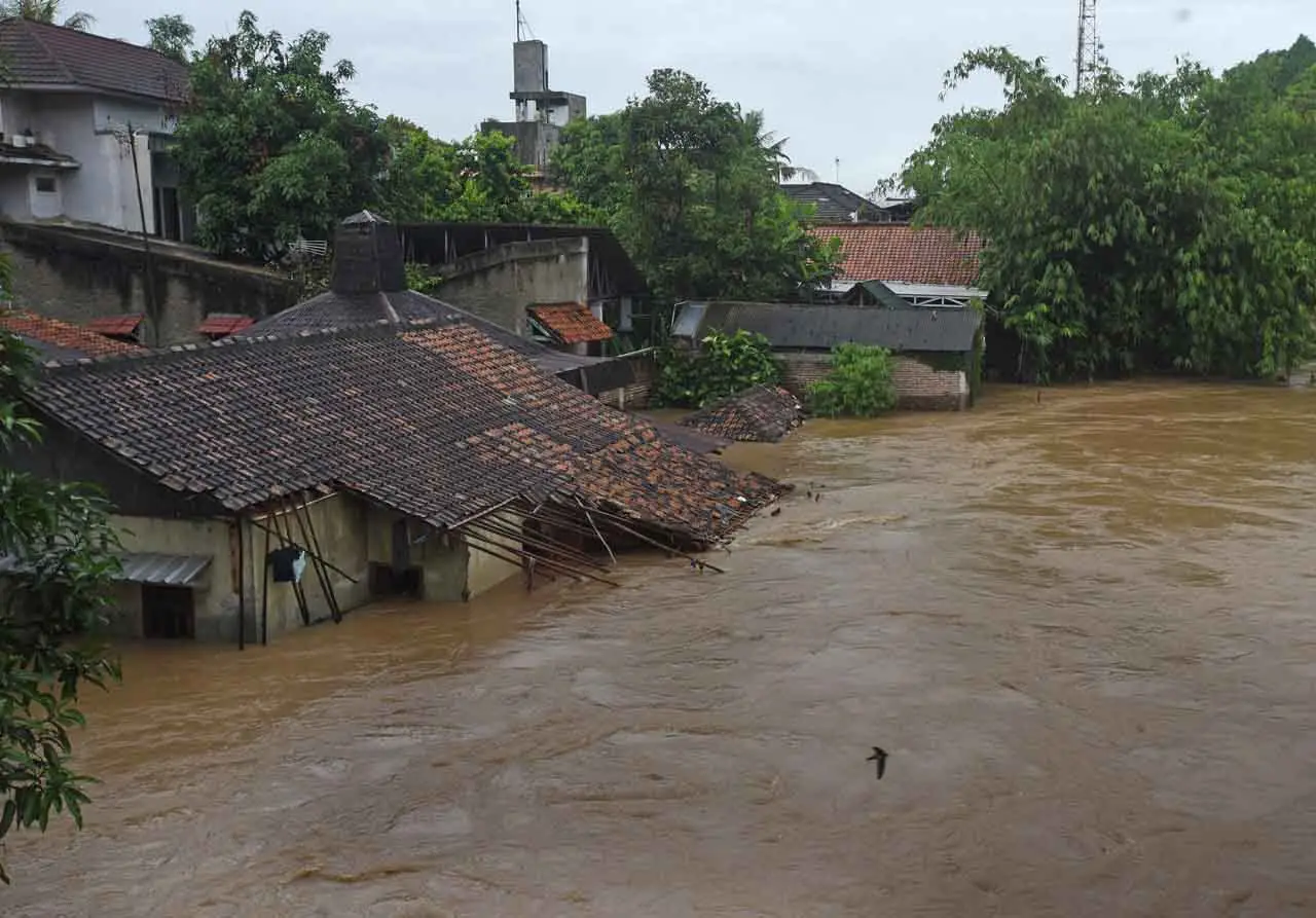 Penampakan Banjir Setinggi...