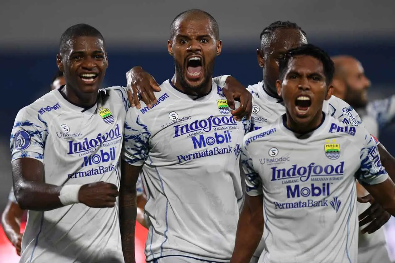 Potret Kemenangan Persib...