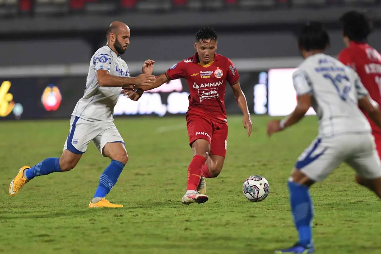 Potret Kemenangan Persib...