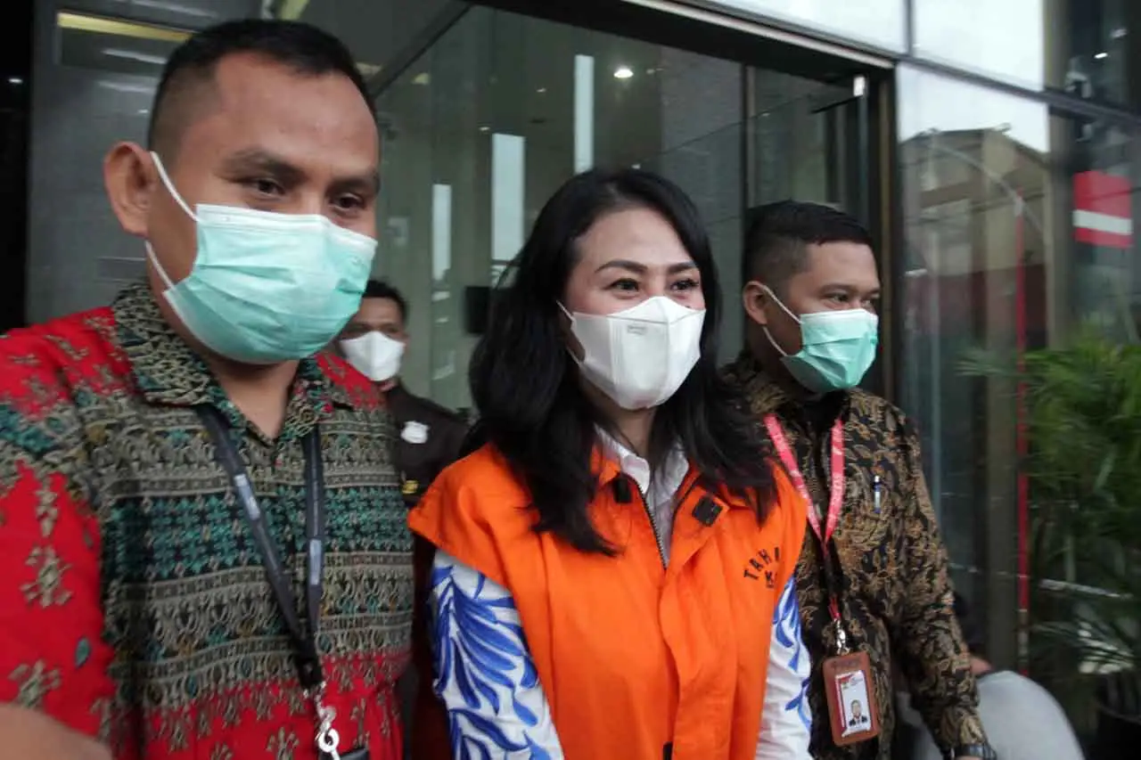 KPK Tahan Direktur Vidi...