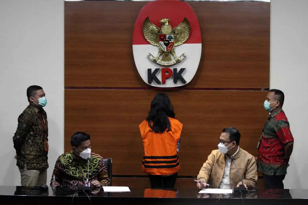 KPK Tahan Direktur Vidi...