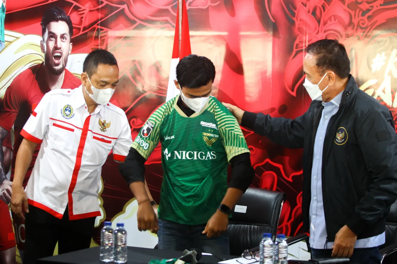 Pratama Arhan Resmi...