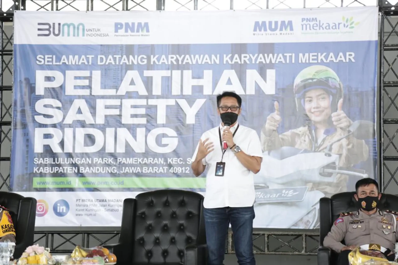 Ratusan Perempuan AO...