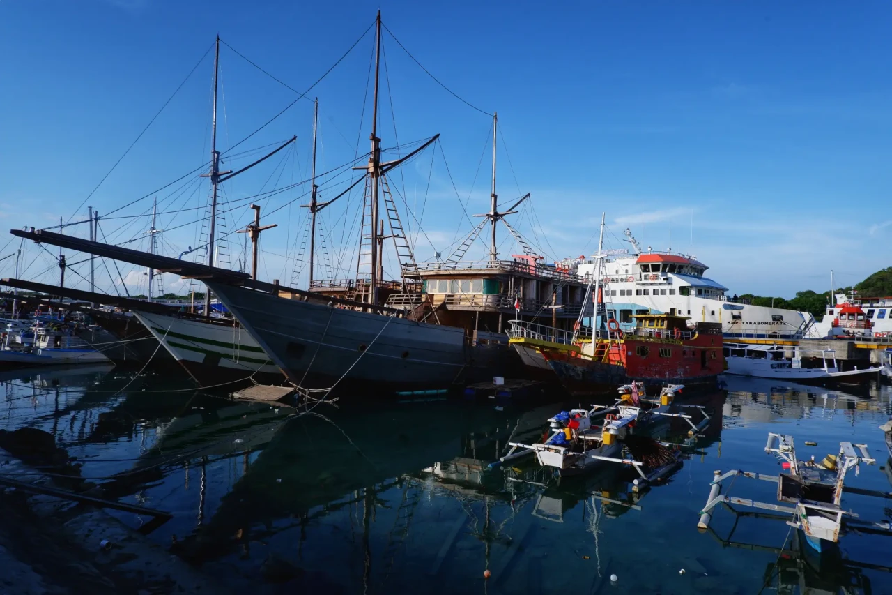 Denyut Ekonomi di Pelabuhan...