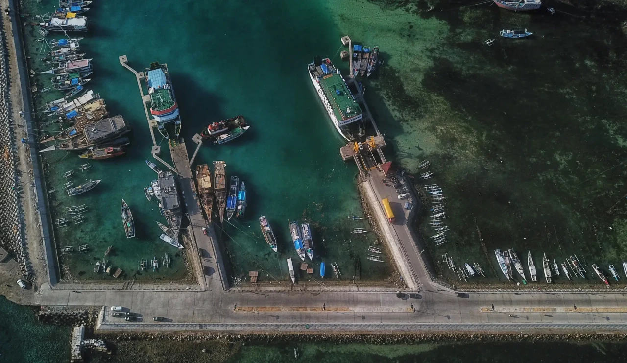 Denyut Ekonomi di Pelabuhan...