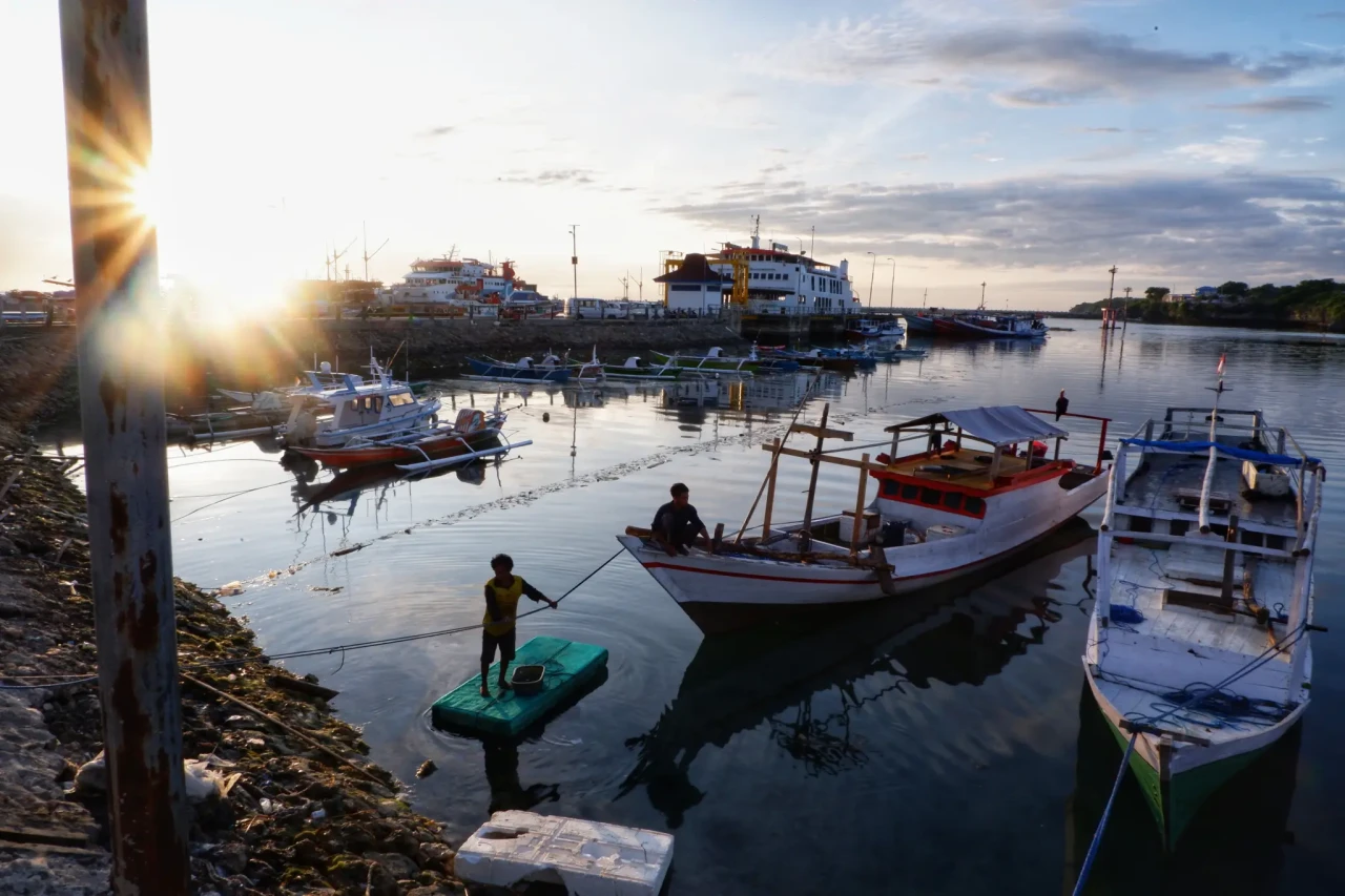 Denyut Ekonomi di Pelabuhan...