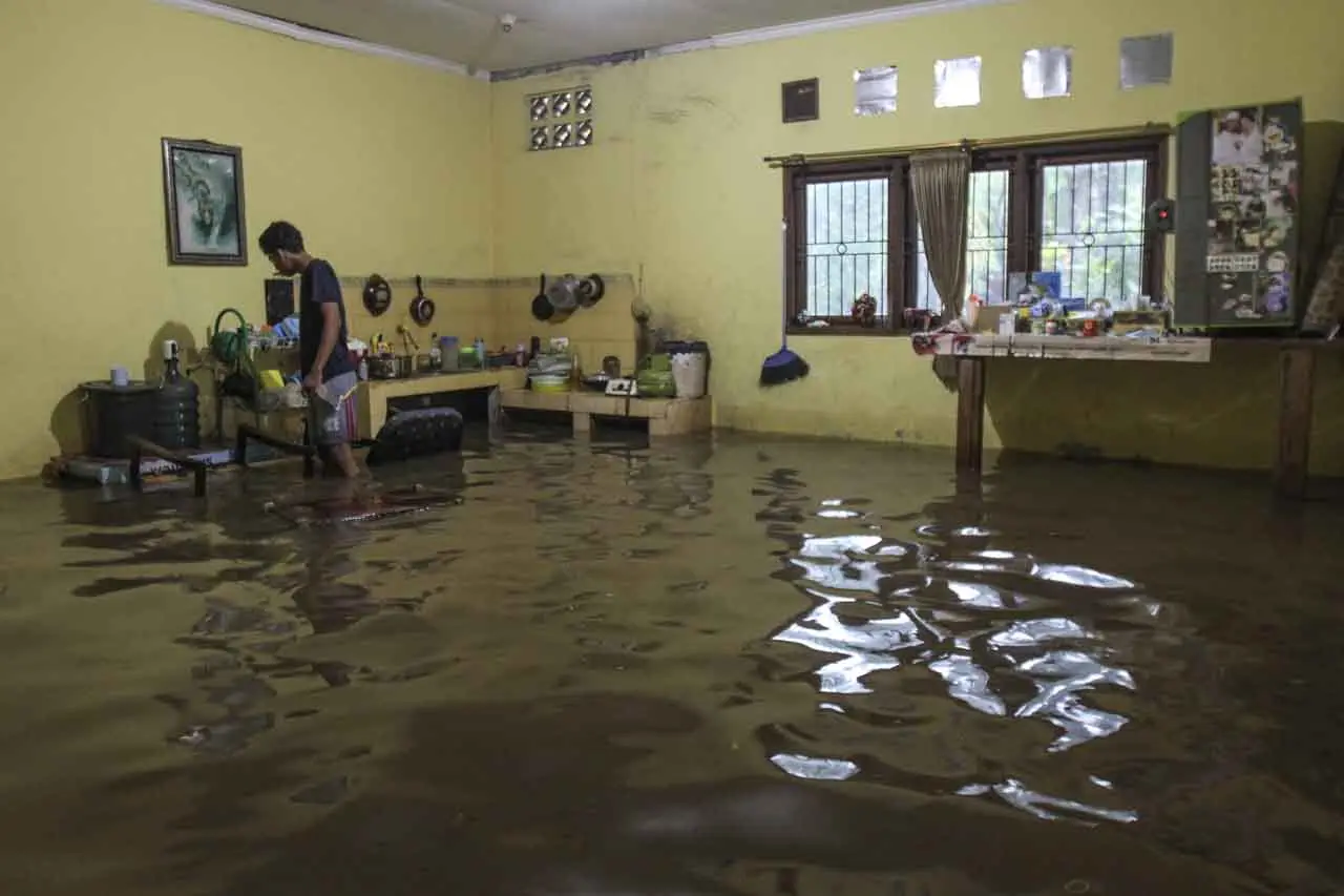Banjir Rendam Permukiman...