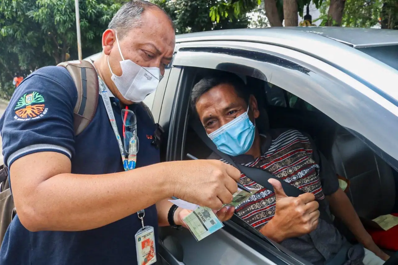 Anies Baswedan Tinjau...