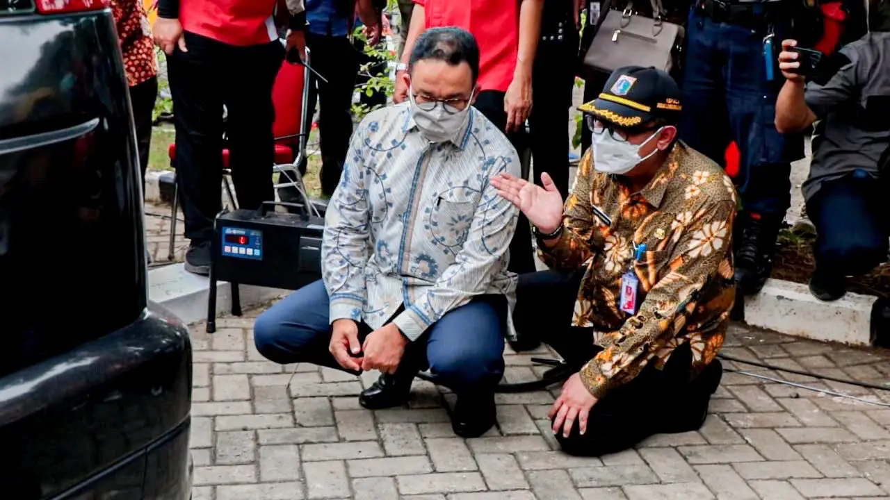 Anies Baswedan Tinjau...