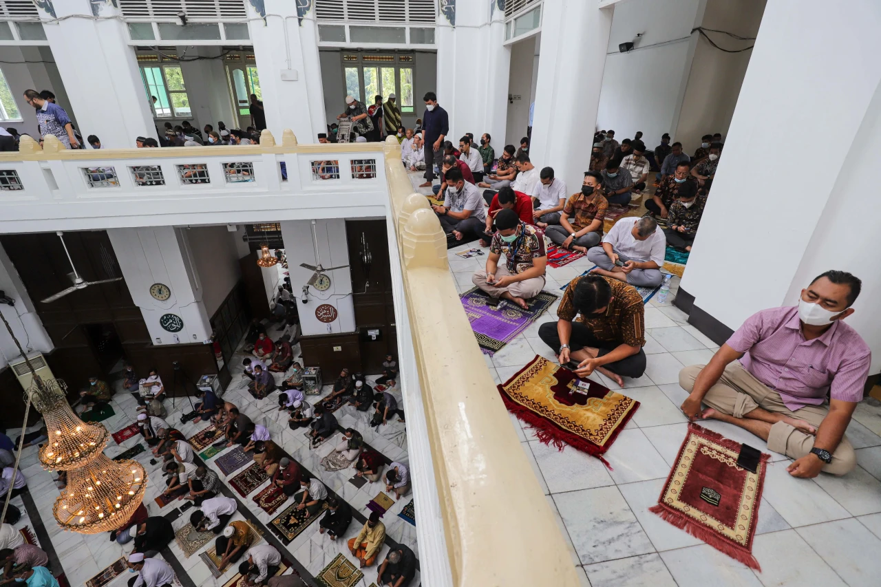 Masjid Cut Meutia Tetap...