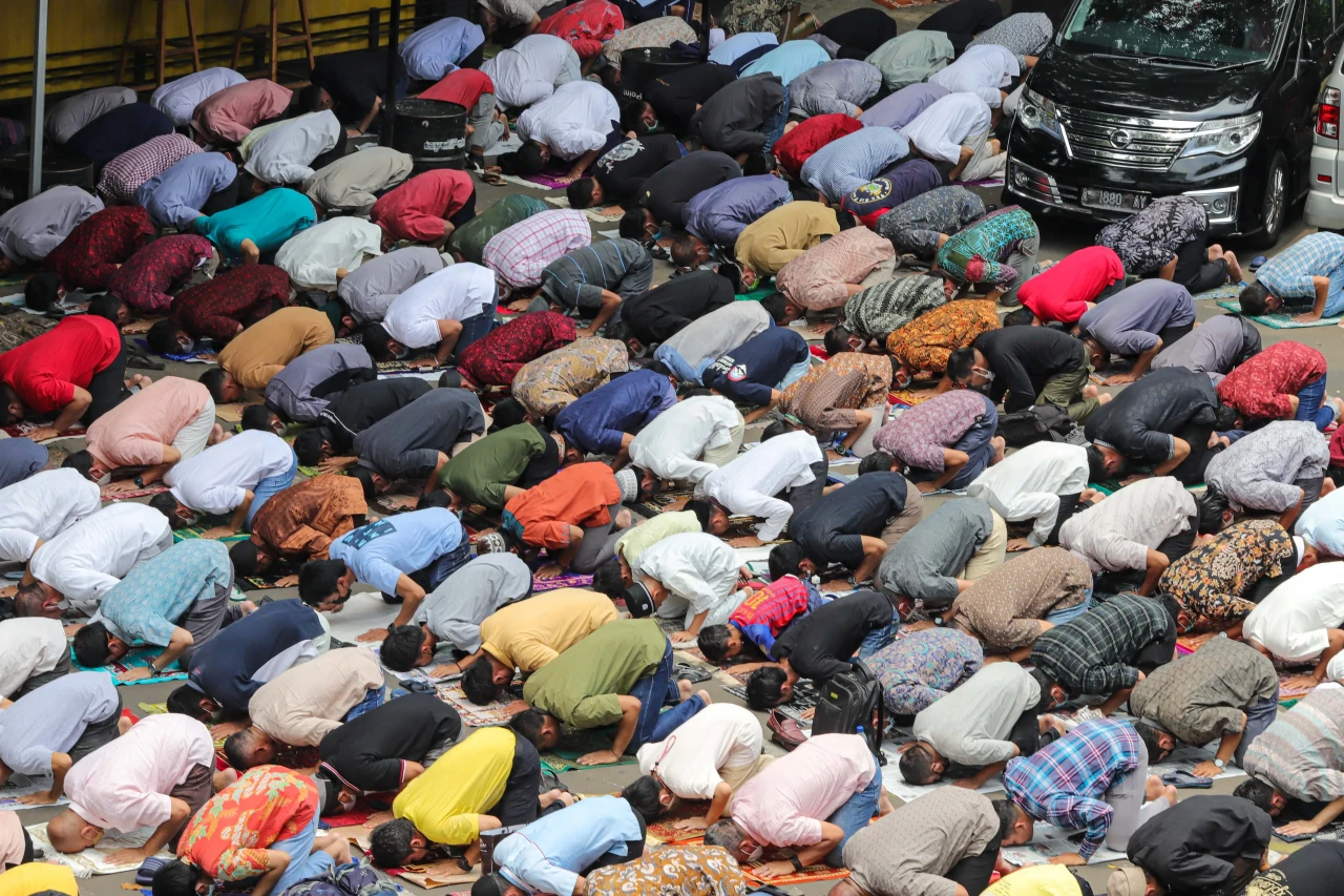 Masjid Cut Meutia Tetap...