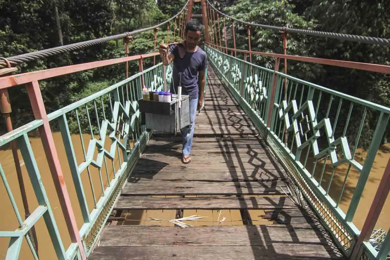 Waspada, Jembatan Penghubung...