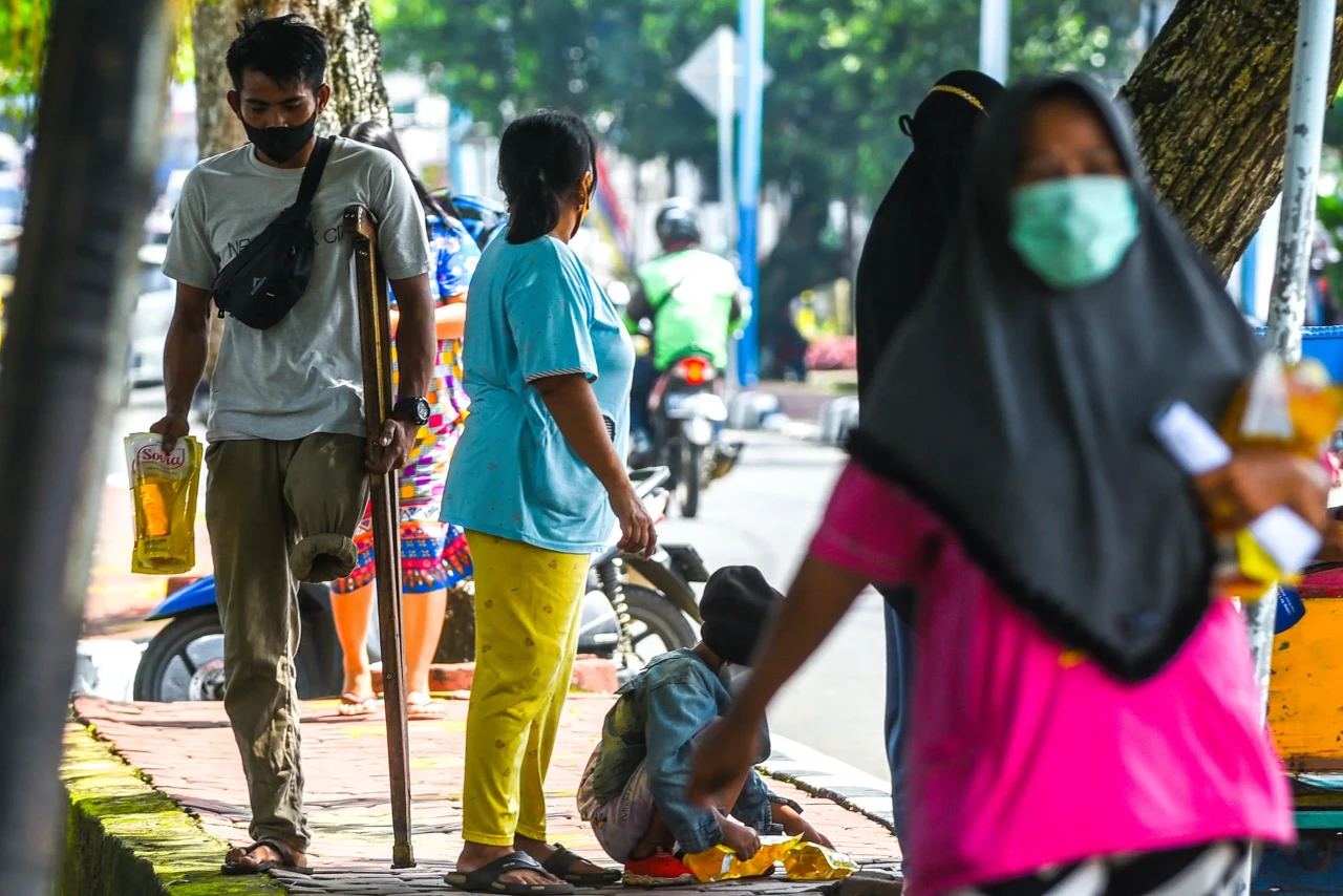 Operasi Pasar Minyak...
