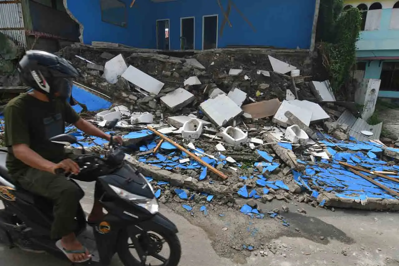 Bangunan Sekolah SMP...