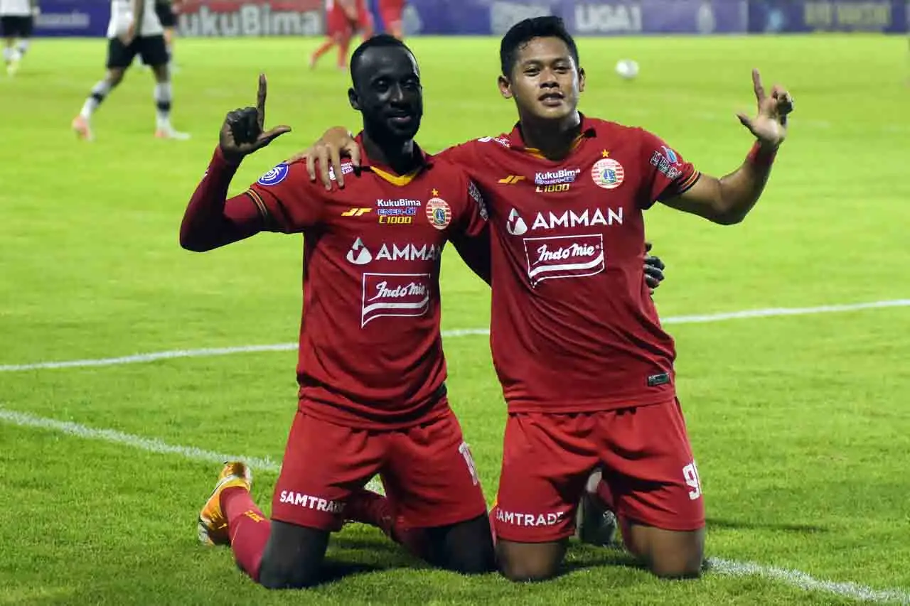 Persija Ngamuk, Sikat...