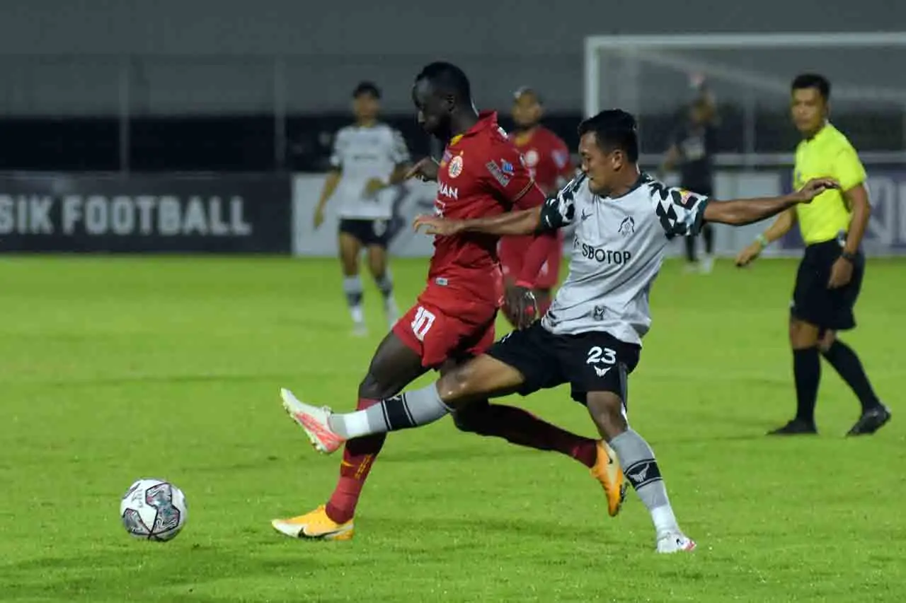 Persija Ngamuk, Sikat...