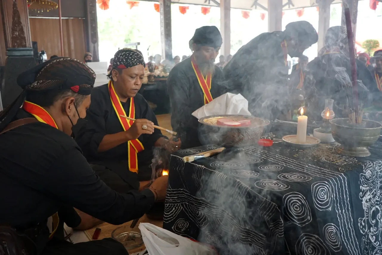 Ritual Jamasan Pusaka...