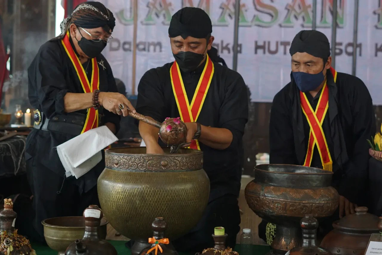 Ritual Jamasan Pusaka...