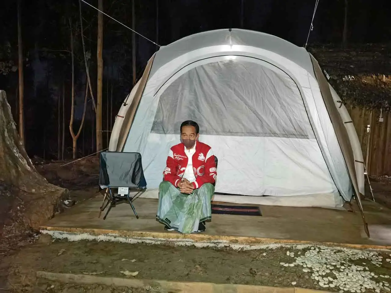 Sarungan-Pakai Sepatu...