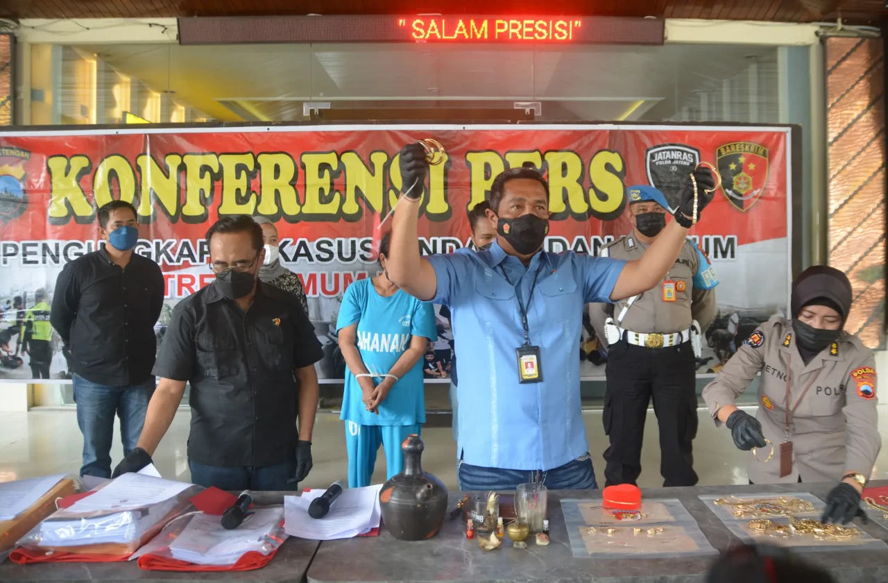 Polda Jateng Tangkap...