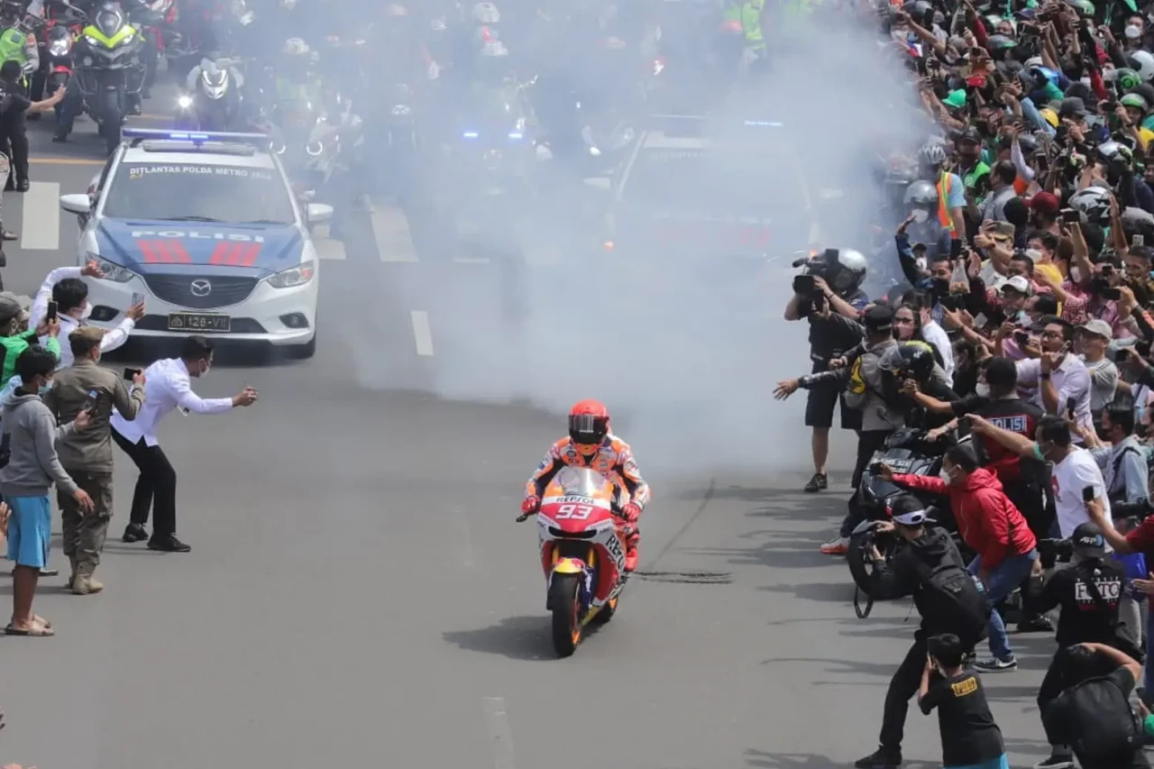 Geber Motor di Depan...