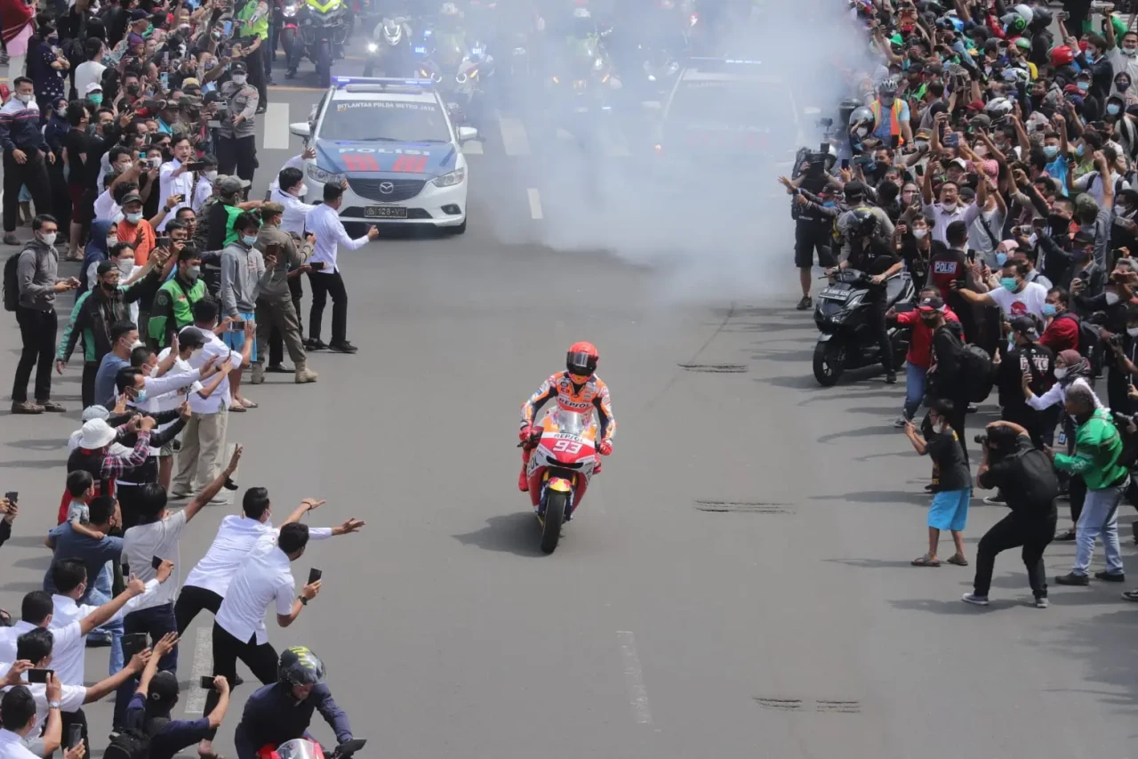 Geber Motor di Depan...