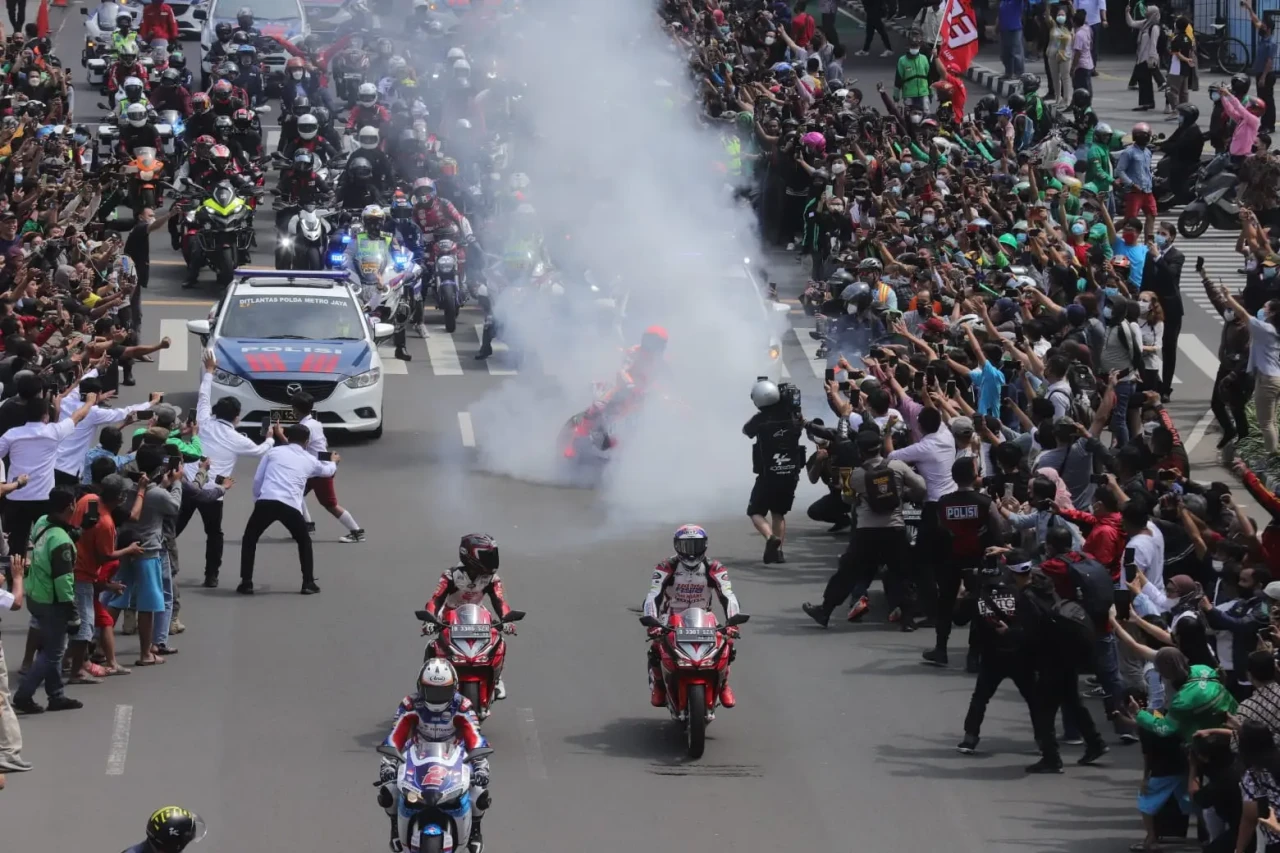 Geber Motor di Depan...