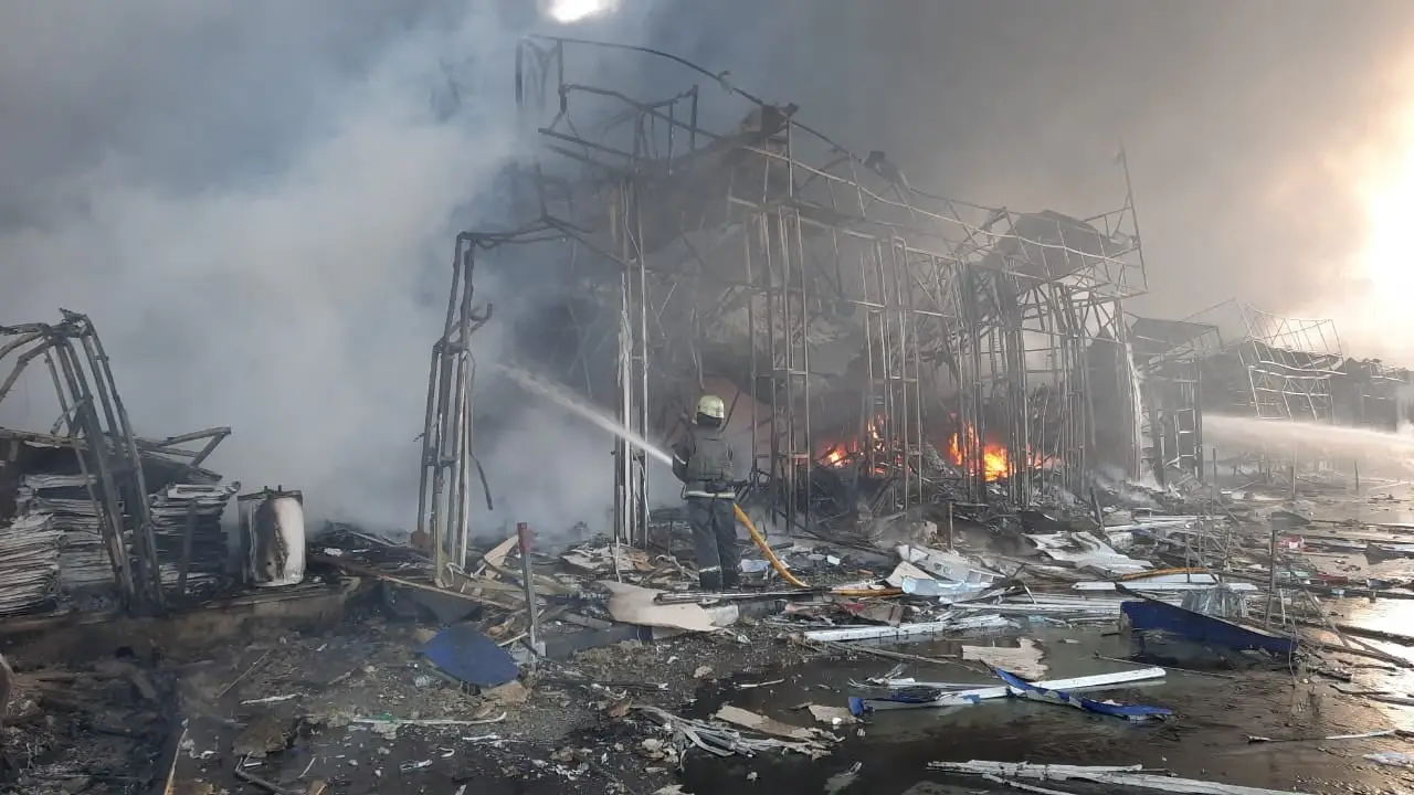 Dibombardir Rusia, Pasar...