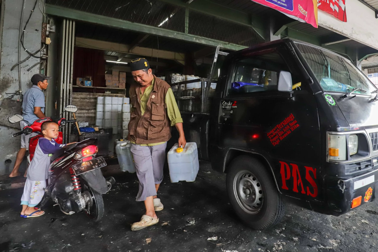 Pemerintah Resmi Terapkan...