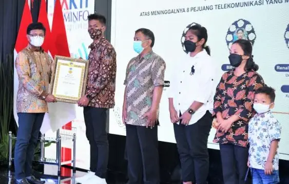 Jadi Teladan Bangun...