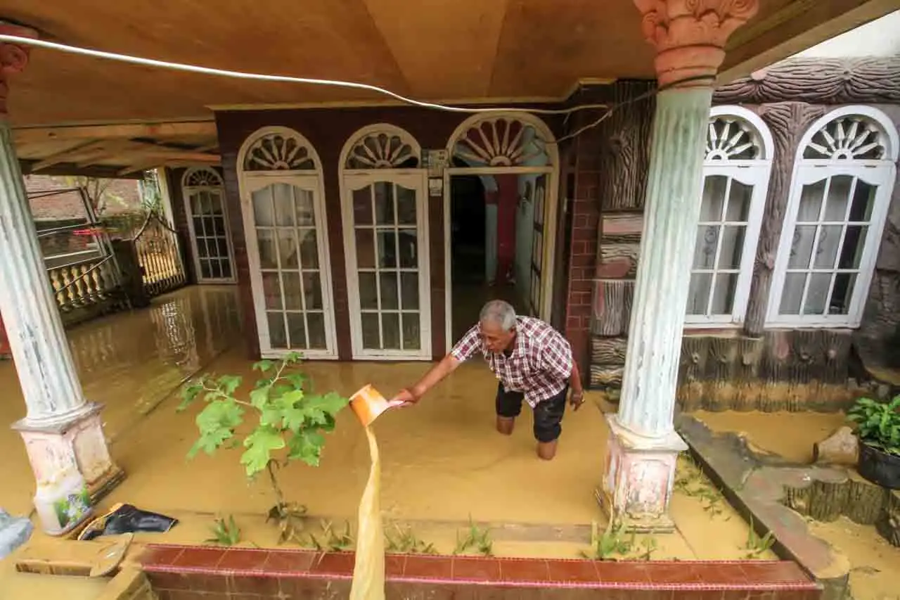 Banjir Rendam Permukiman...