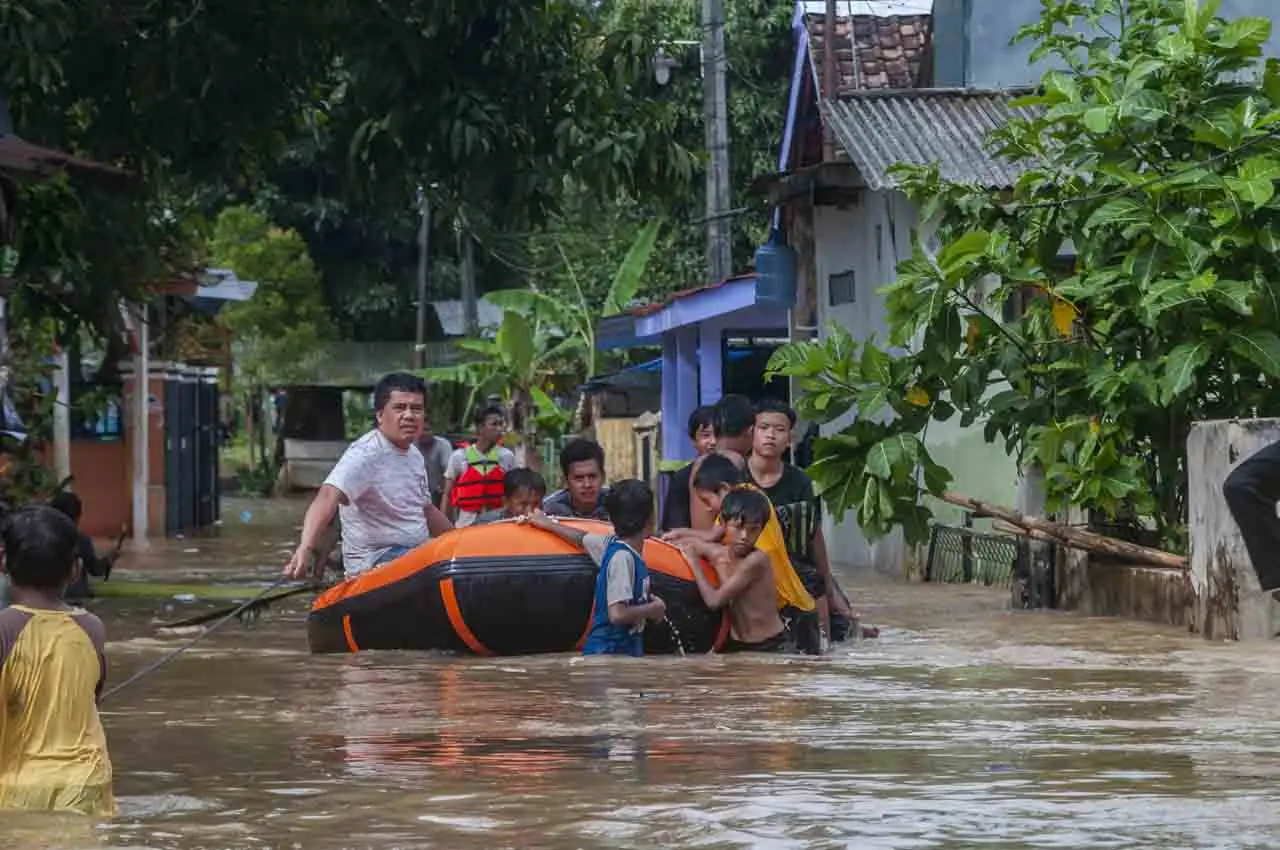 Banjir Setinggi 3 Meter...