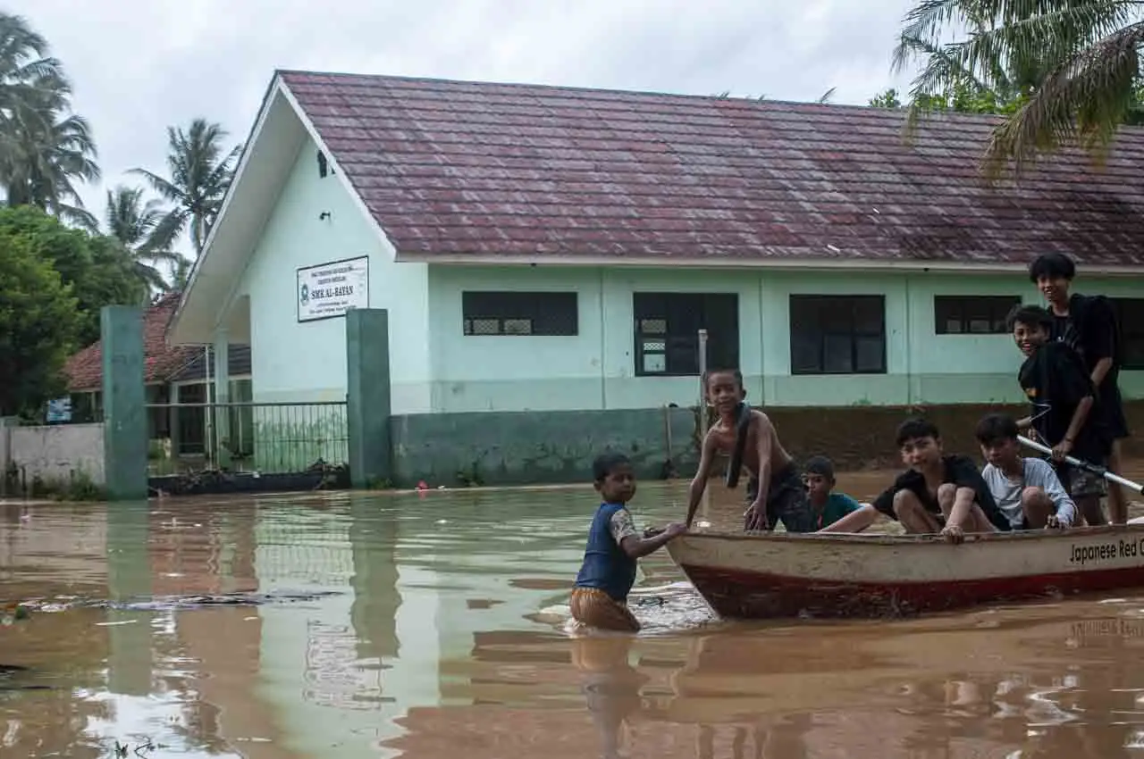 Banjir Setinggi 3 Meter...