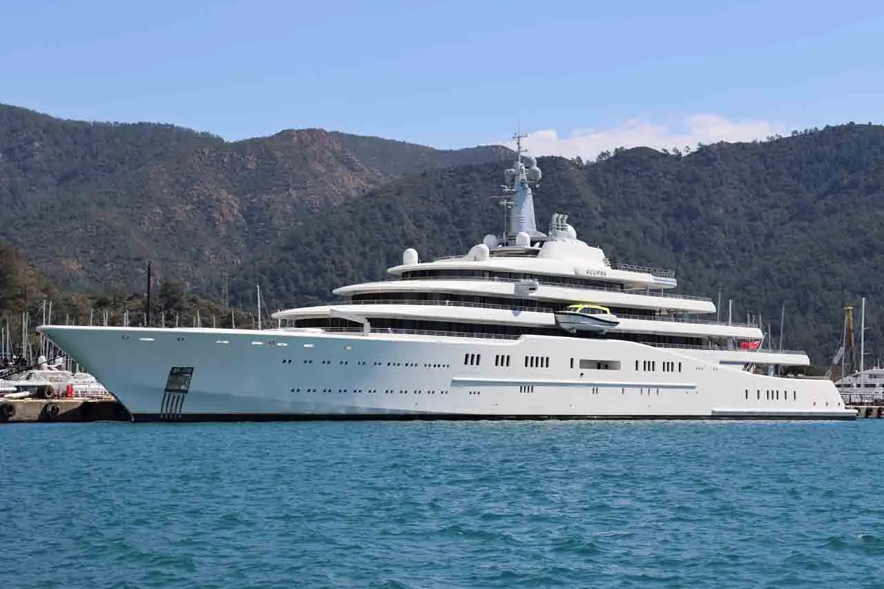 Eclipse, Kapal Super...