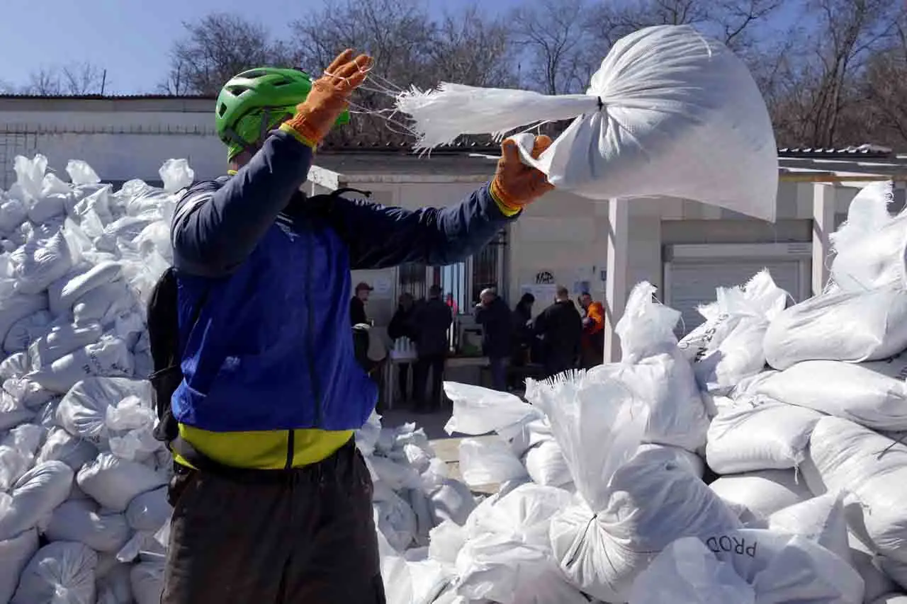 Pertahankan Kota Odesa,...