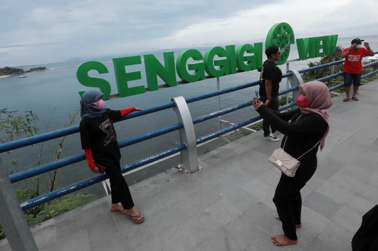 Pantai Senggigi, Primadona...