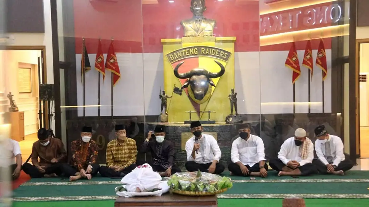 Begini Tradisi HUT ke-69...
