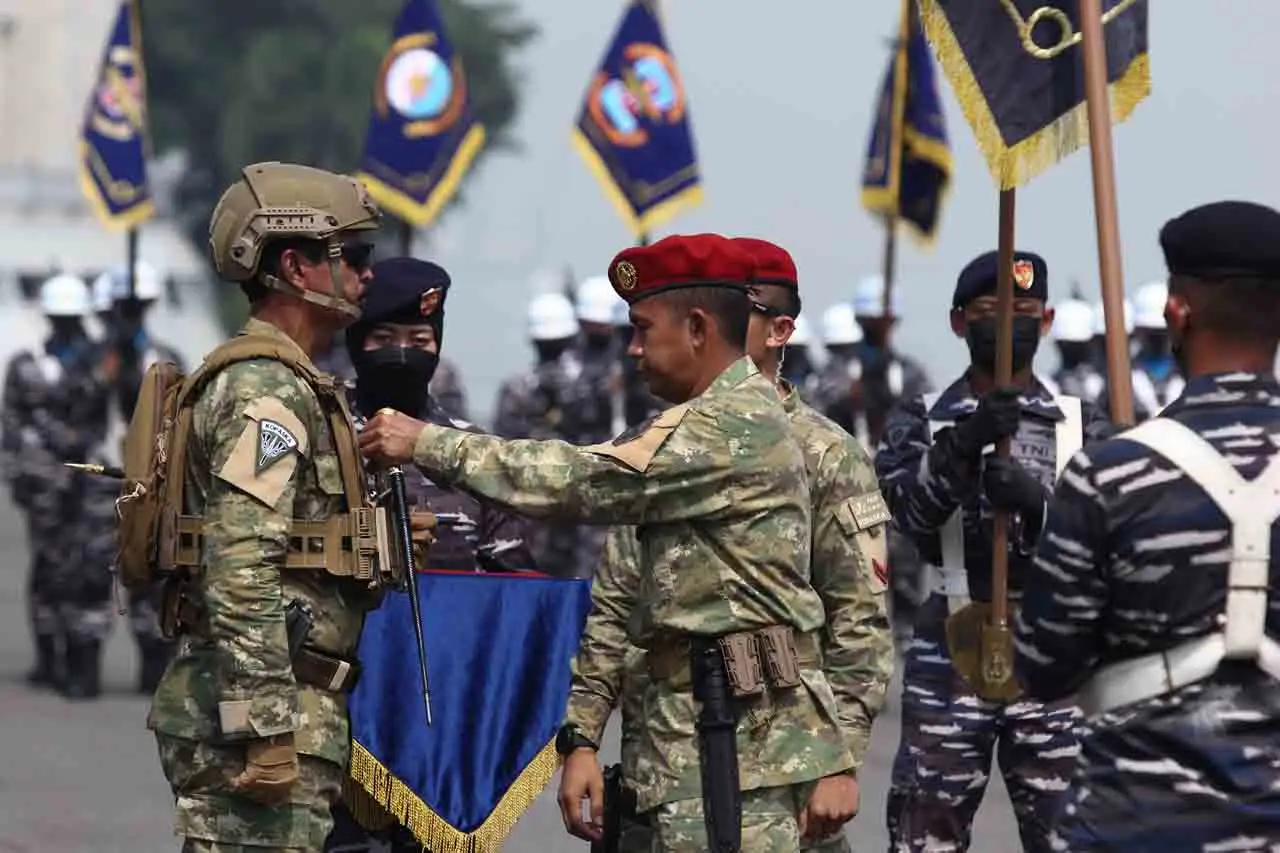 Pangkoarmada II Laksamana...