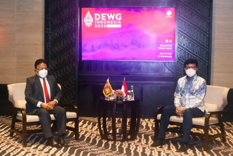 Bertemu Menteri Media...