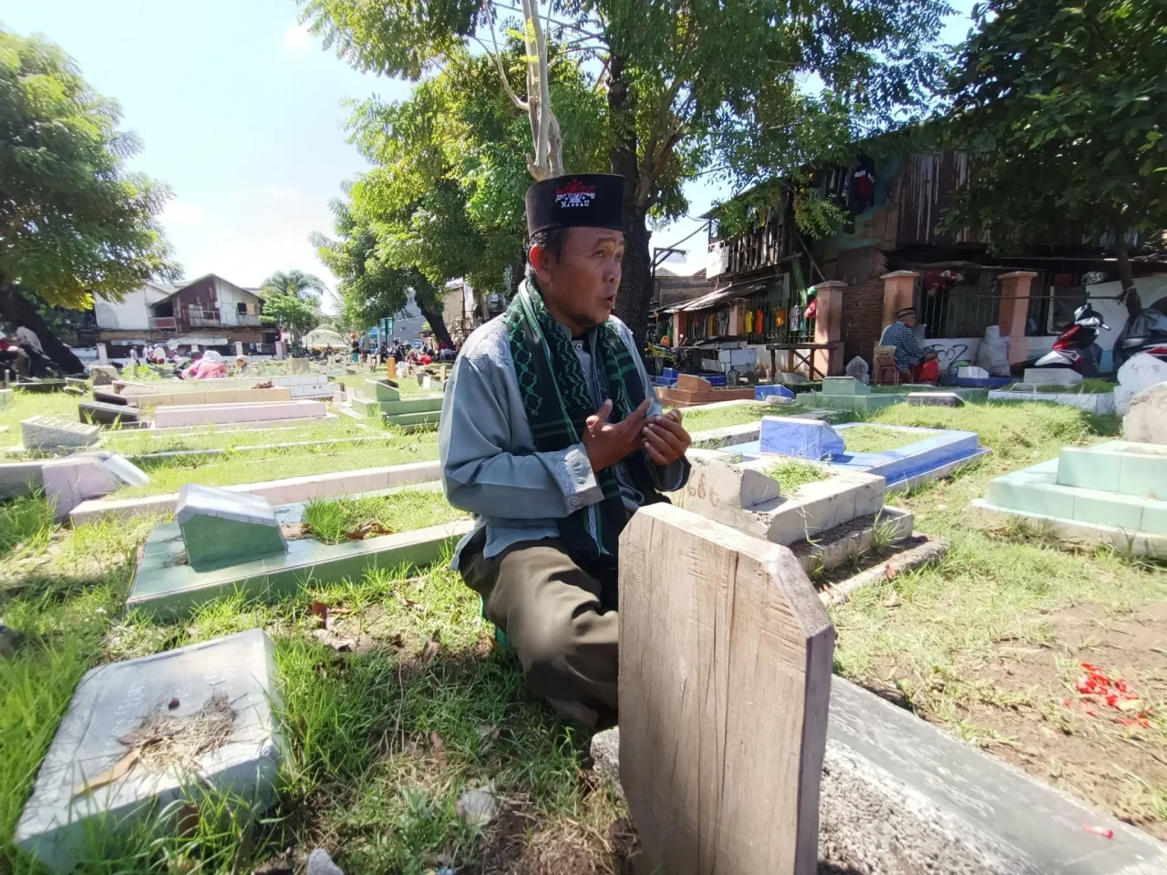 Ziarah Makam Jelang...
