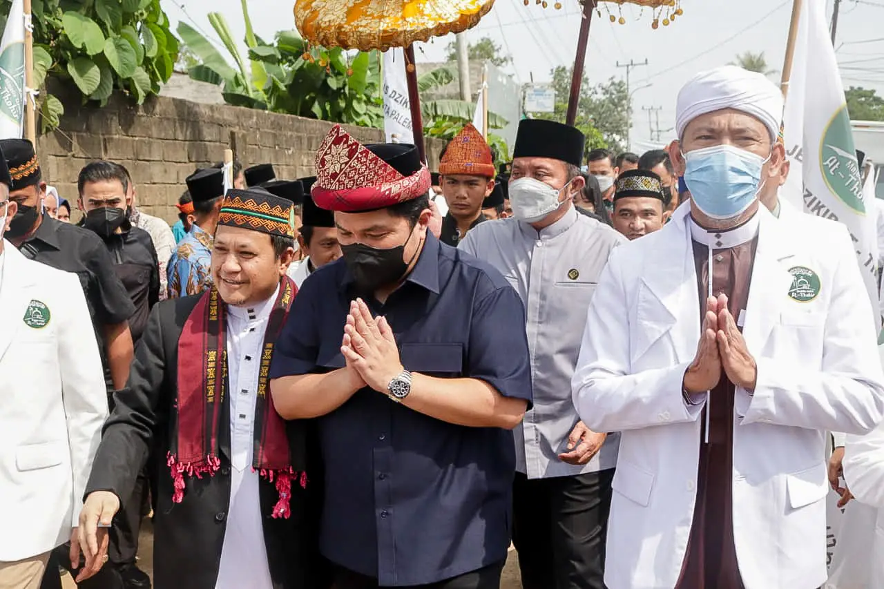 Erick Thohir Hadiri...